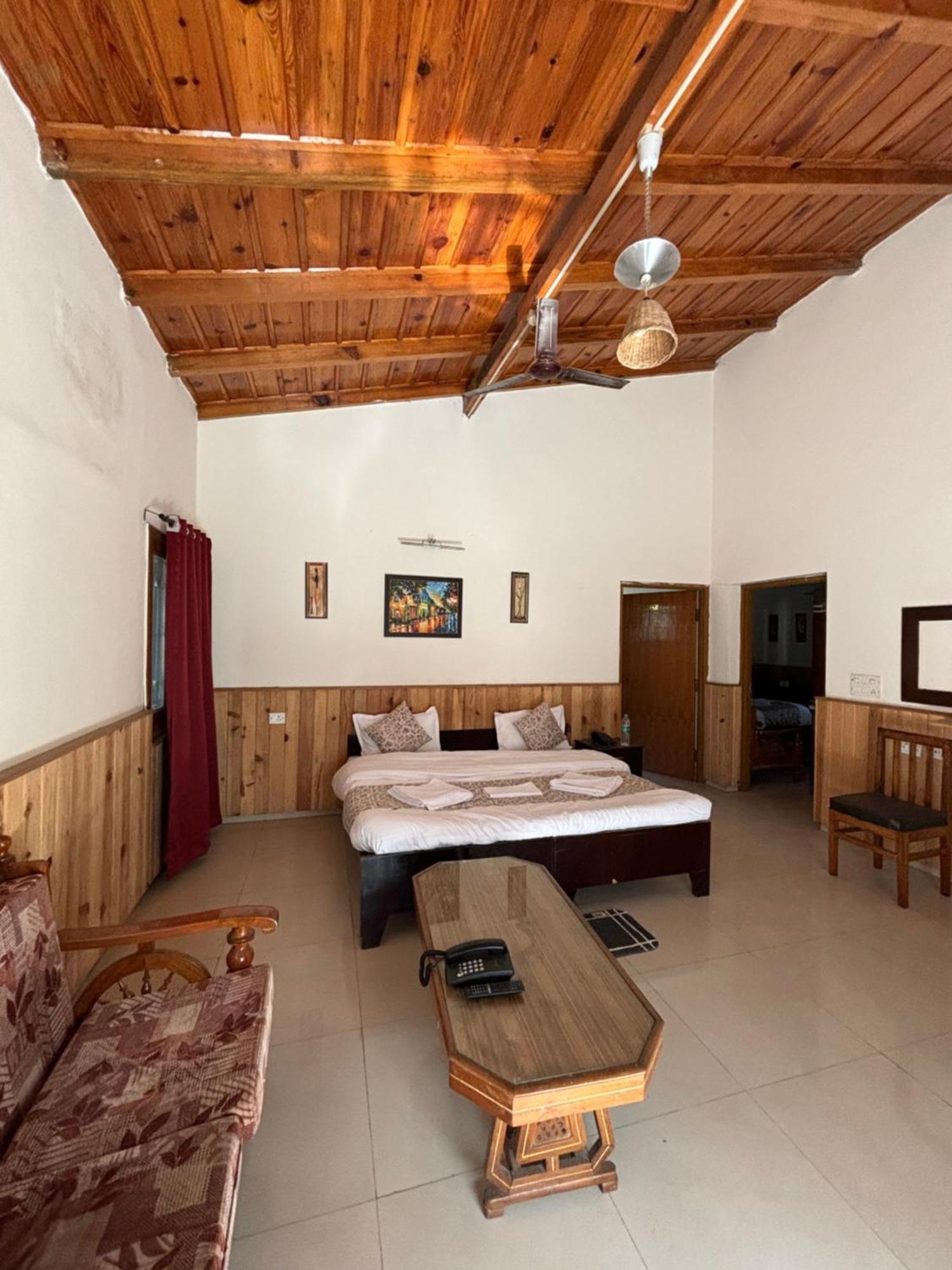 Ivy The Boutique Hotel Near Neem Karoli Temple 奈尼塔尔 外观 照片