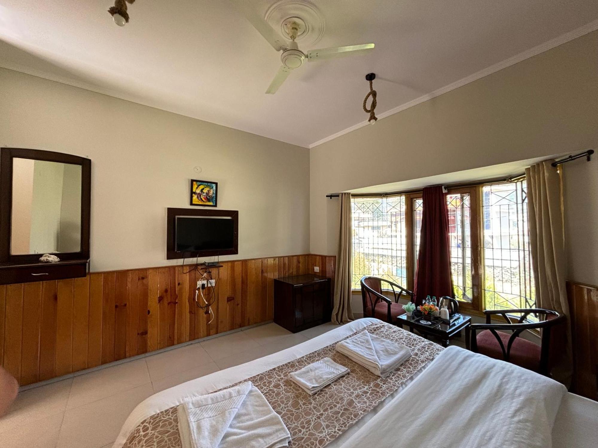 Ivy The Boutique Hotel Near Neem Karoli Temple 奈尼塔尔 外观 照片